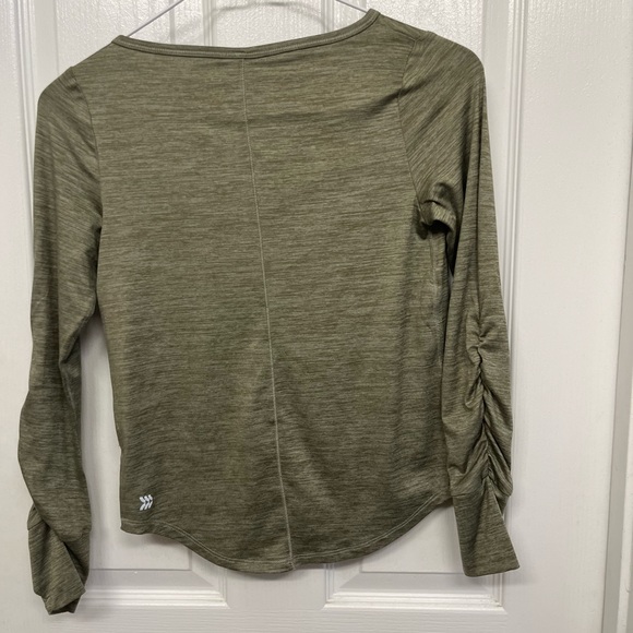 All in motion- Green long sleeved - Picture 2 of 3